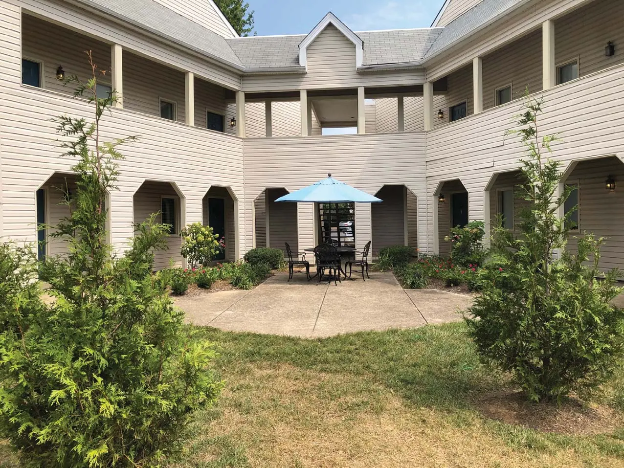 Amherst Place courtyard and pergola during the January 2020 renovation